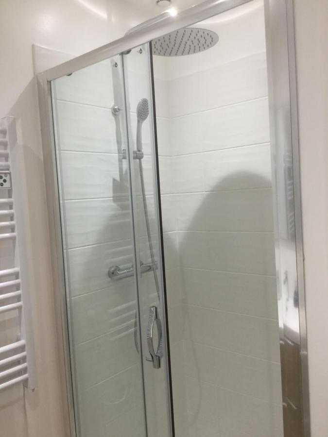 3 Chambres En Lit Double, 6 Personnes, Dans Appartement Entierement Renove, 70 M2 , Wifi,Climatisation, Tres Calme , Tout Equipe,Lit Bebe Клермон-Ферран Экстерьер фото